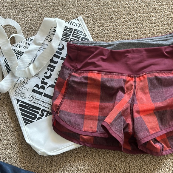 Lululemon Run Speed Short • size 4 - Picture 1 of 9